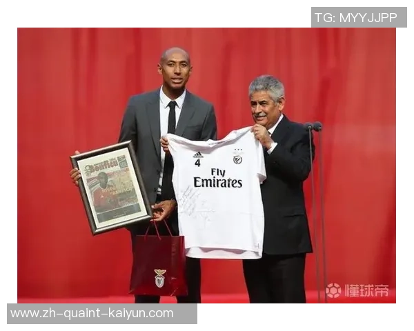 本菲卡旧将路易松晒照说在学习，相片显现他问AI足球总监责任